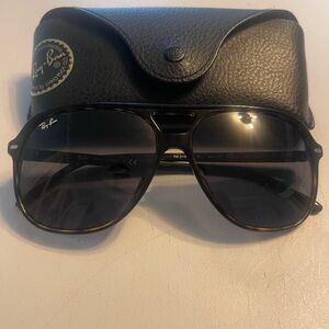Ray-Bans Bill